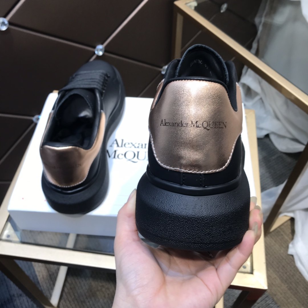 ALEXANDER MCQUEEN NERE CON RETRO ORO