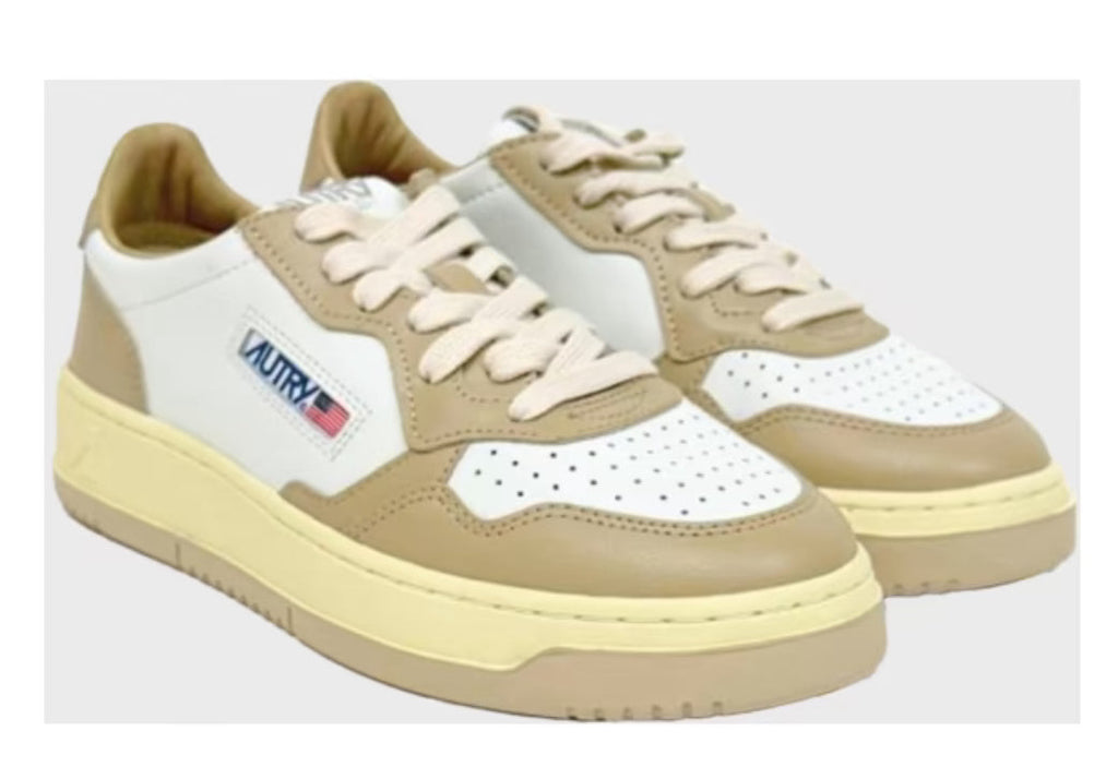 MEDALIST SNEAKERS