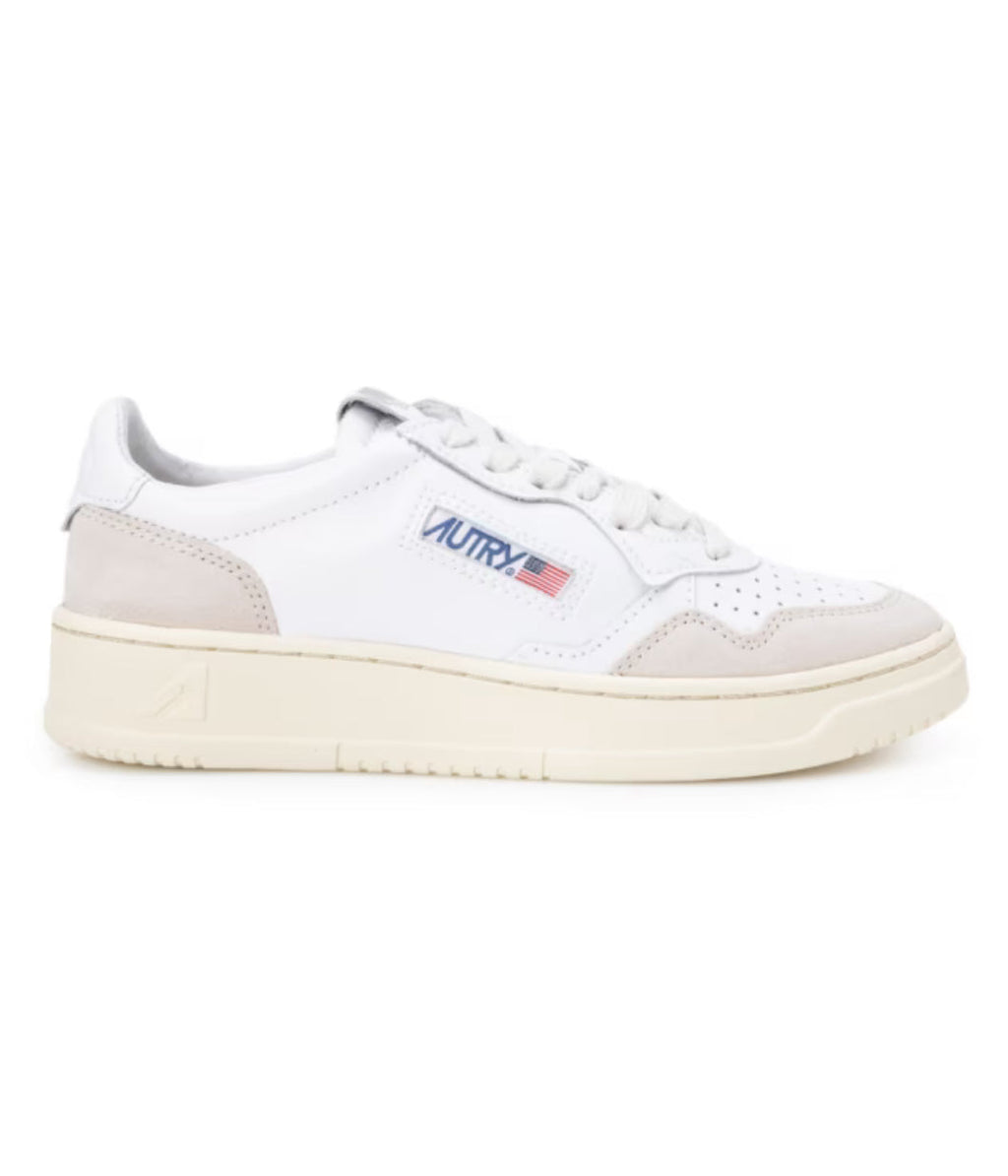 MEDALIST SNEAKERS