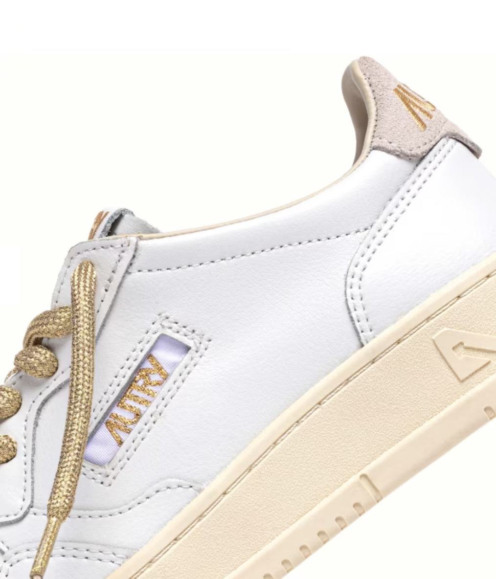 MEDALIST SNEAKERS