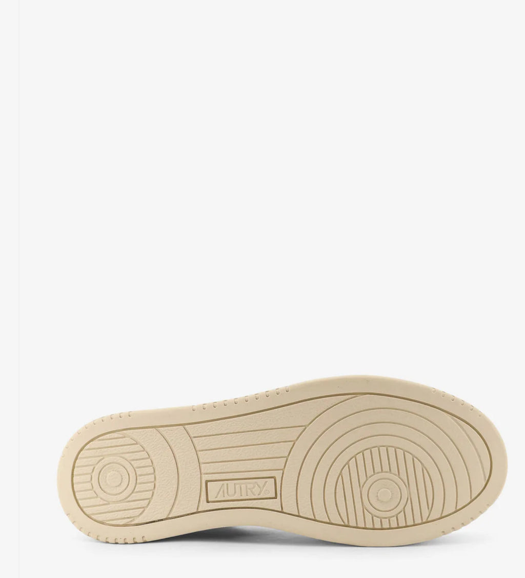 MEDALIST SNEAKERS