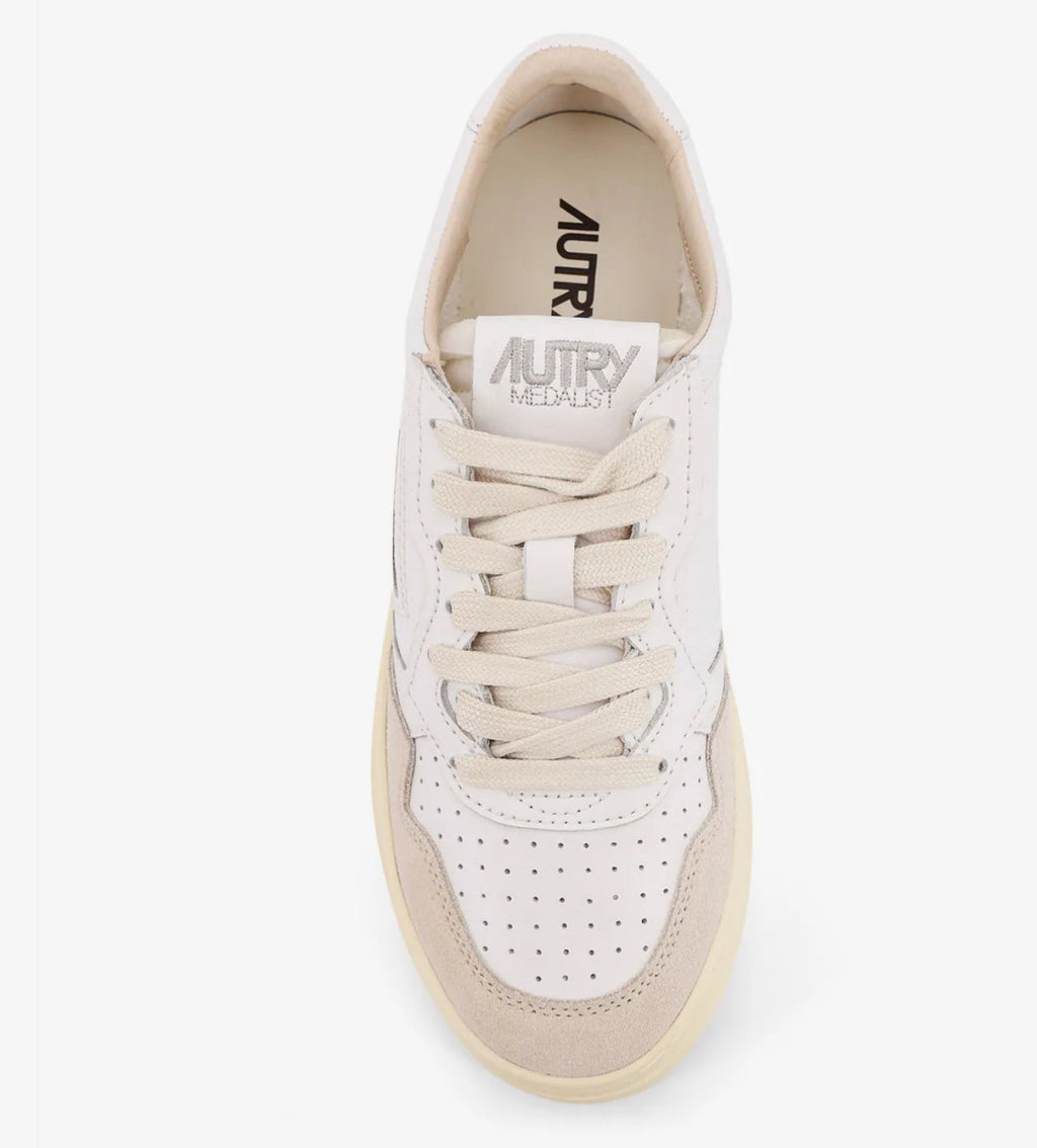 MEDALIST SNEAKERS