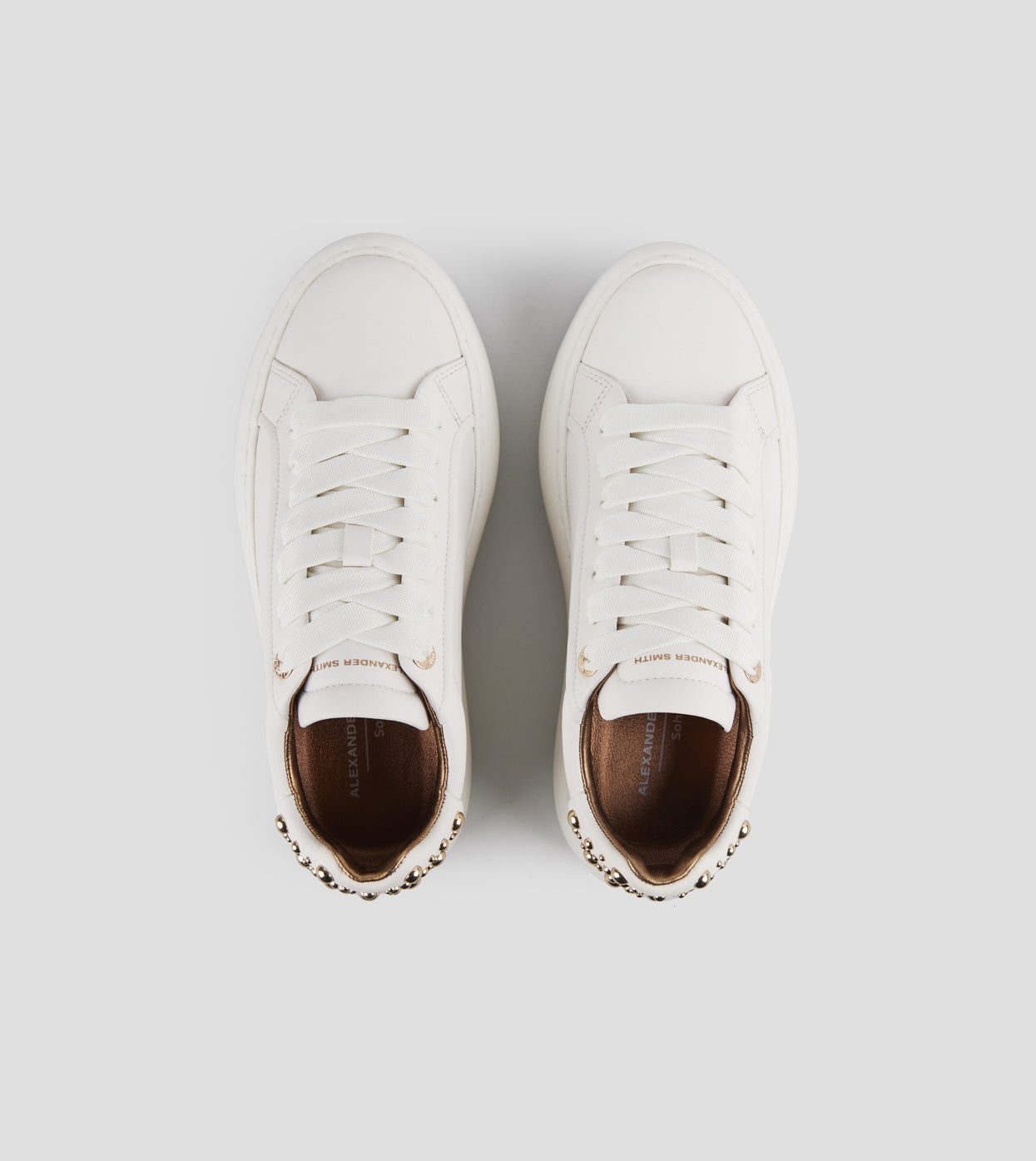 Soho Donna in pelle bianca e tallone con borchie Alexander Smith