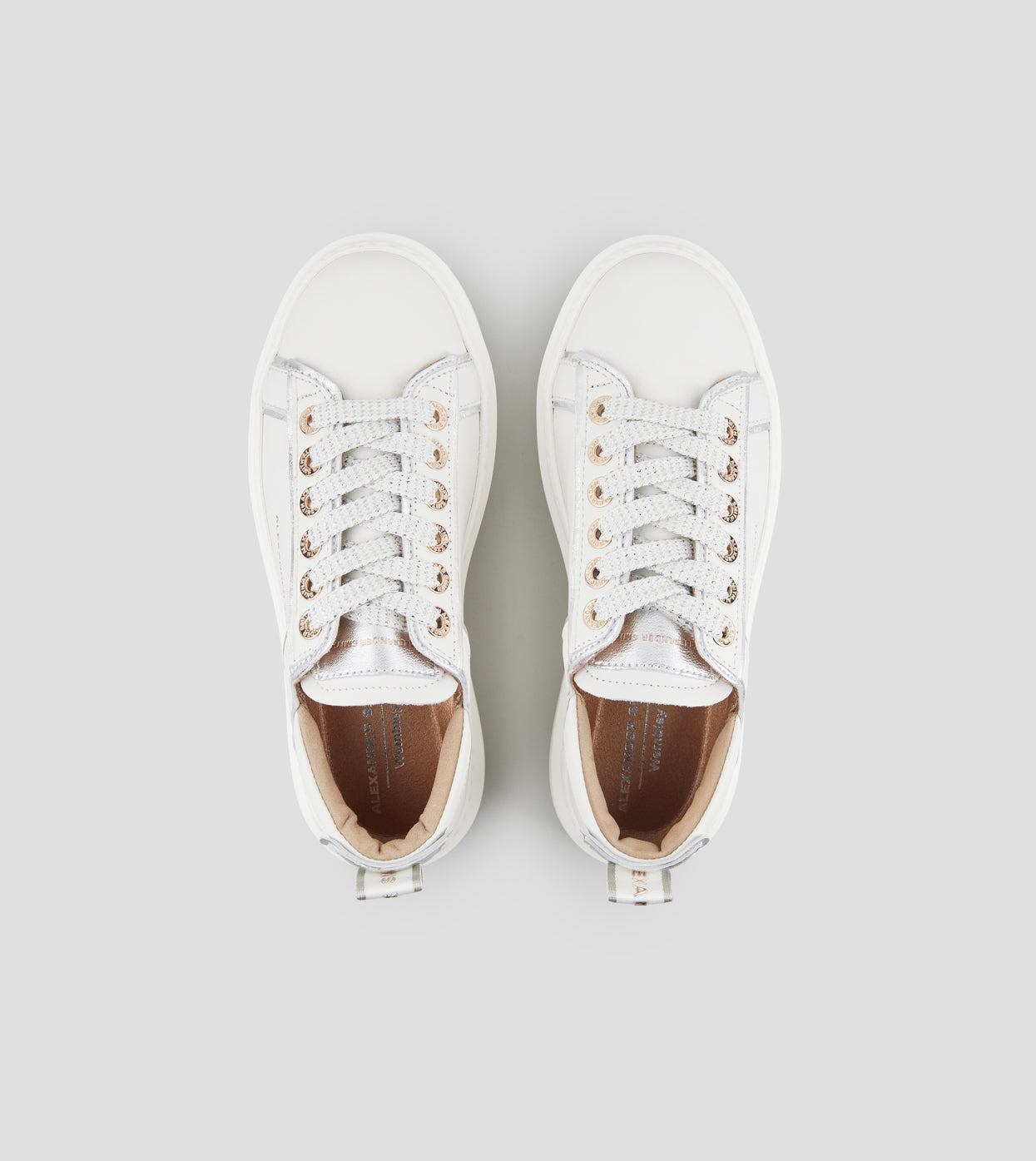 Wembley Donna Decostruita in pelle bianca e dettagli in laminato argento Alexander Smith