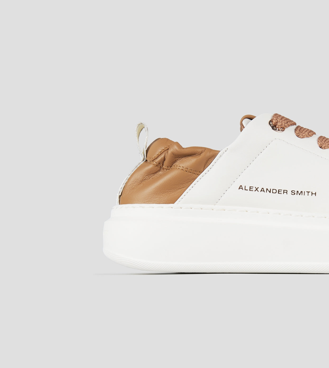 Wembley Donna in nappa bianca e tallone arricciato beige Alexander Smith