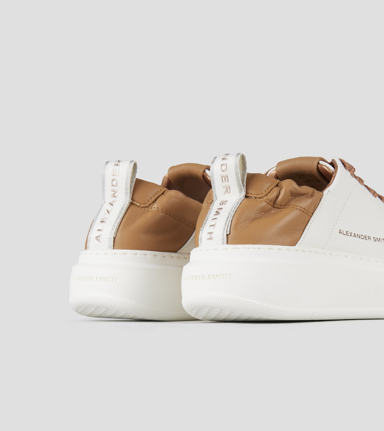 Wembley Donna in nappa bianca e tallone arricciato beige Alexander Smith