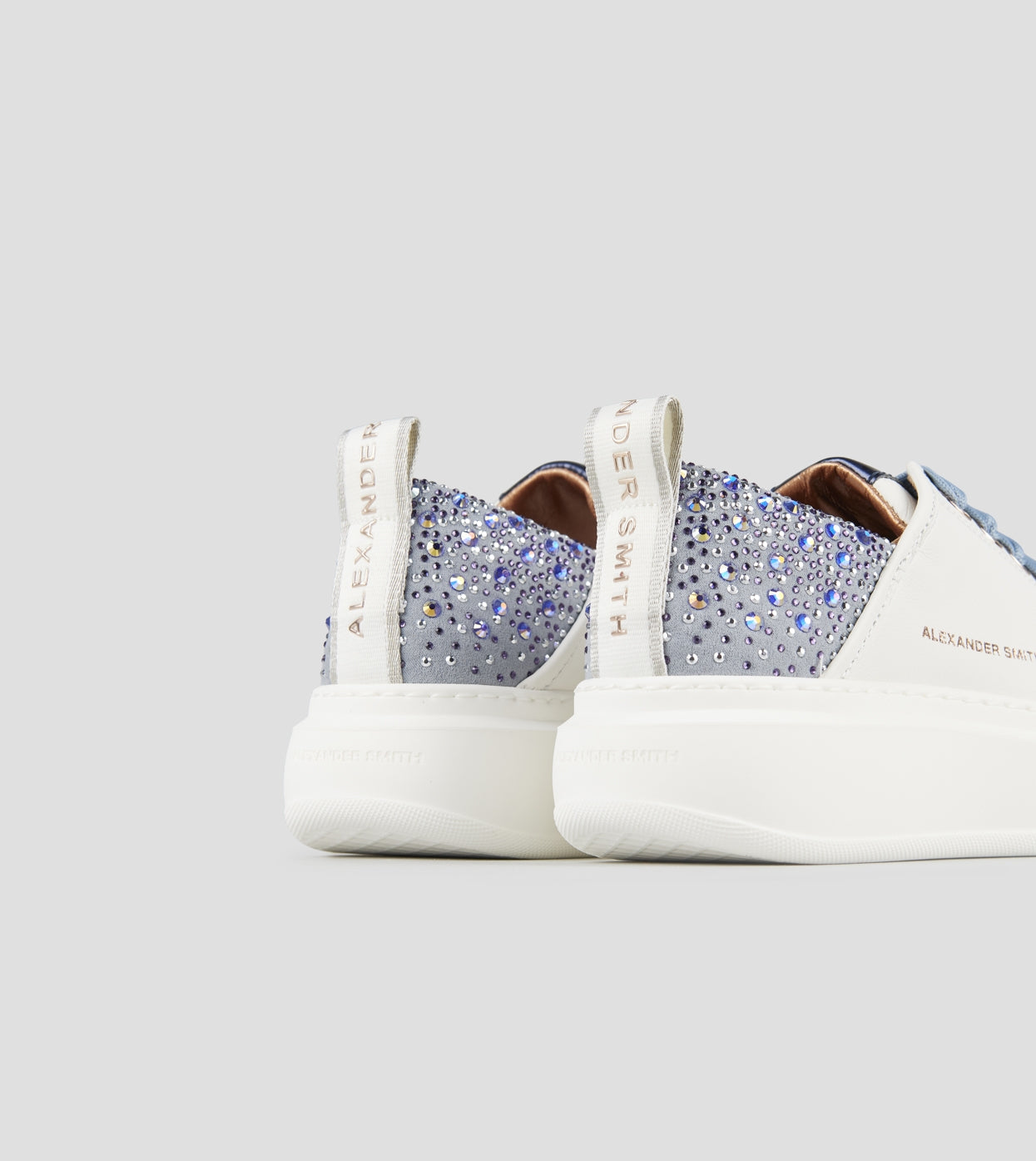 Wembley Donna in pelle bianca e tallone azzurro con strass Alexander Smith