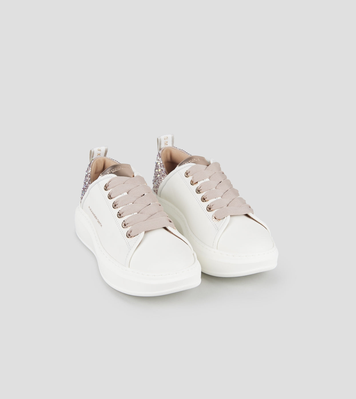 Wembley Donna in pelle liscia bianca e tallone rosa con strass Alexander Smith