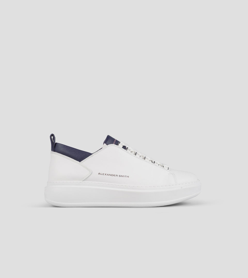 Wembley Uomo in pelle bianca e dettagli in pelle saffiano blu Alexander Smith