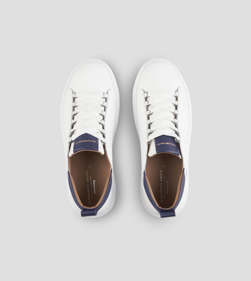 Wembley Uomo in pelle bianca e dettagli in pelle saffiano blu Alexander Smith